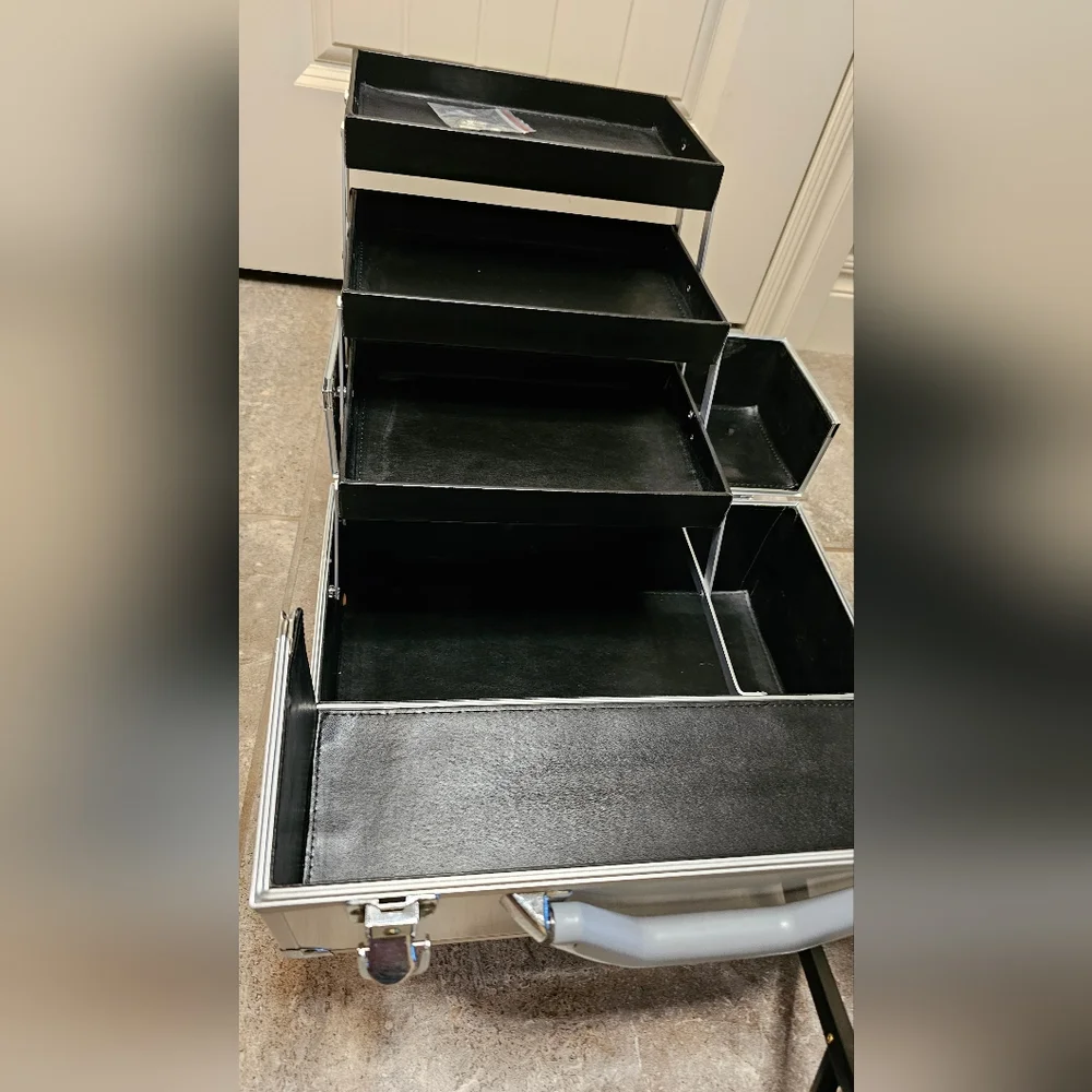 [Arbonne] Metal Makeup Case/Organizer